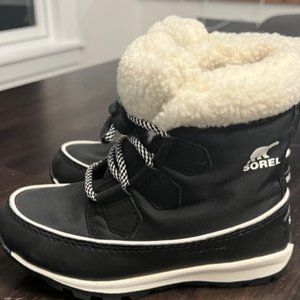 NEW SOREL KIDS WHITNEY CARNIVAL BLACK SNOW BOOTS (SIZE 12)